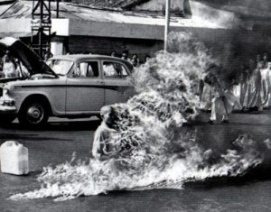 vietnam-monk-self-immolation